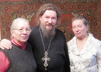Отец Борис с сестрами, 2010 год